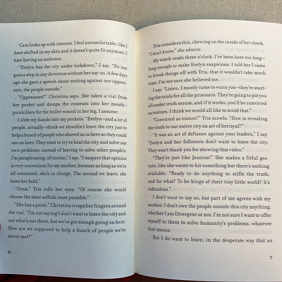 🌈2/$8  Allegiant #3 in the Divergent Series - Picture 11 of 12